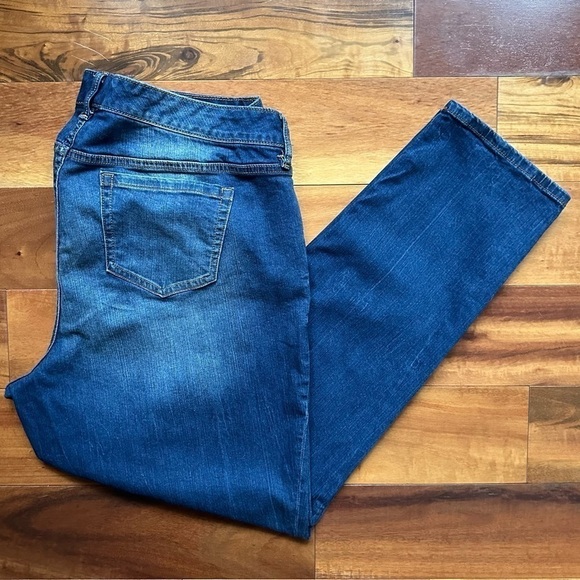 Torrid Boyfriend Jeans - Picture 1 of 10